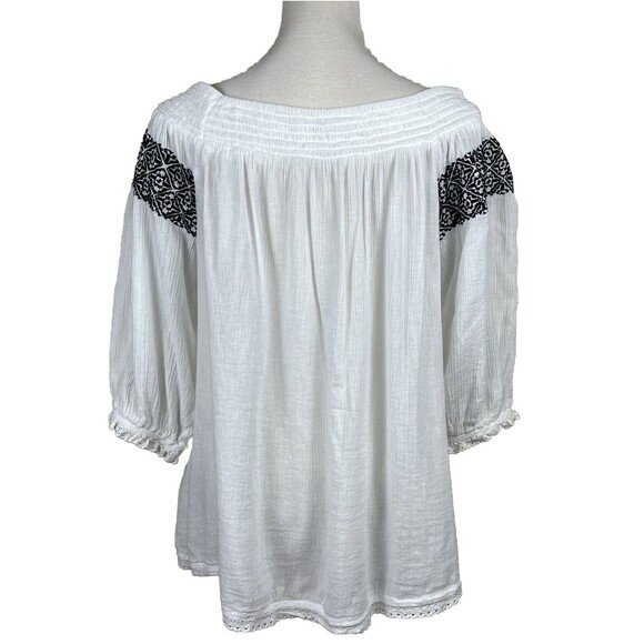Crown & Ivy Women’s Large White Embroidered Peasant Boho Blouse Top L - Picture 4 of 10